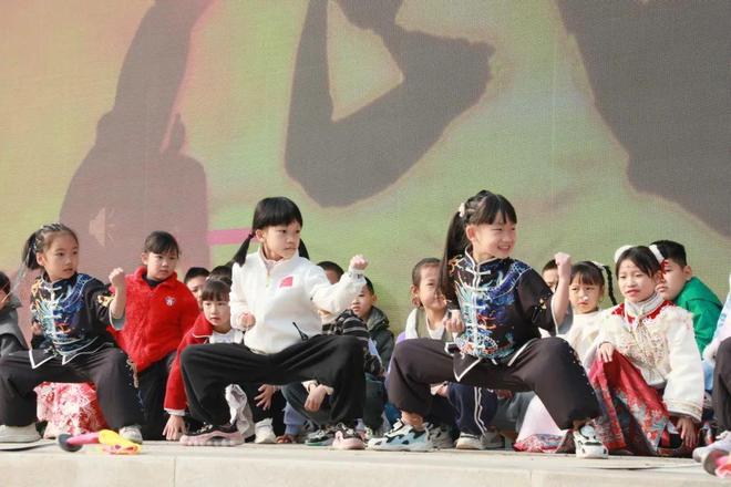 名“好朋友”一起进入巴川情商大课堂PG麻将胡了2试玩好友日｜300余(图2)